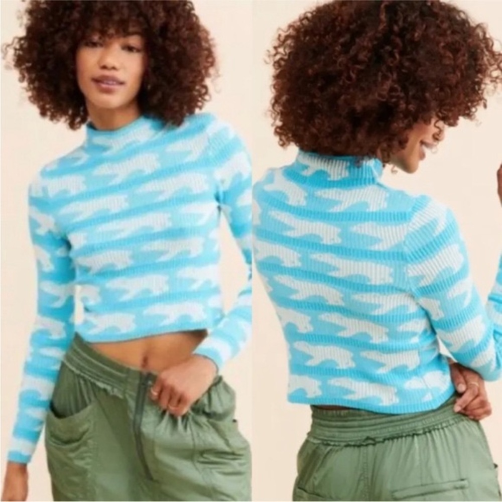 BDG | Blue Polar Bear Cropped Sweater Size Small NEW